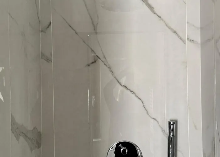 فندق مبيت وإفطار Cavour Luxury 3*